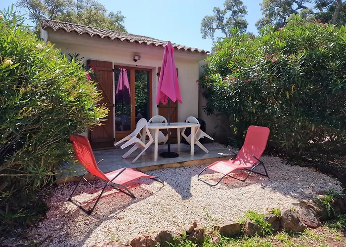 Pour 2 Personnes A 700m De La De Palombaggia Prázdninový dům *